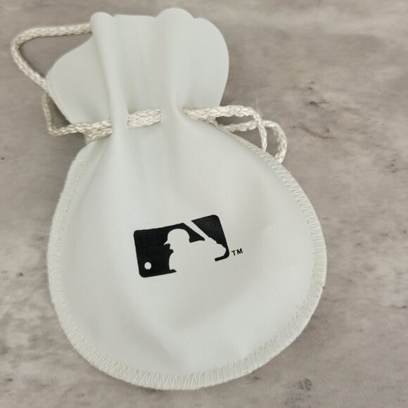 MLB Boston Red Sox Silver Charm Bangle Bracelet Set Womens Baseball Fan Gift Bag - Picture 5 of 6